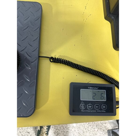 Leoben Co Vanilla Cedarwood Candle Ribbed Amber Glass Jar 18oz Essential Oils - Picture 6 of 7